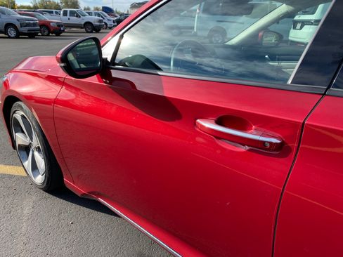 Used 2018 Honda Accord Touring image 9