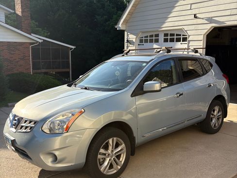 Used 2012 Nissan Rogue SV w/ Premium Pkg AWD/4WD image 1