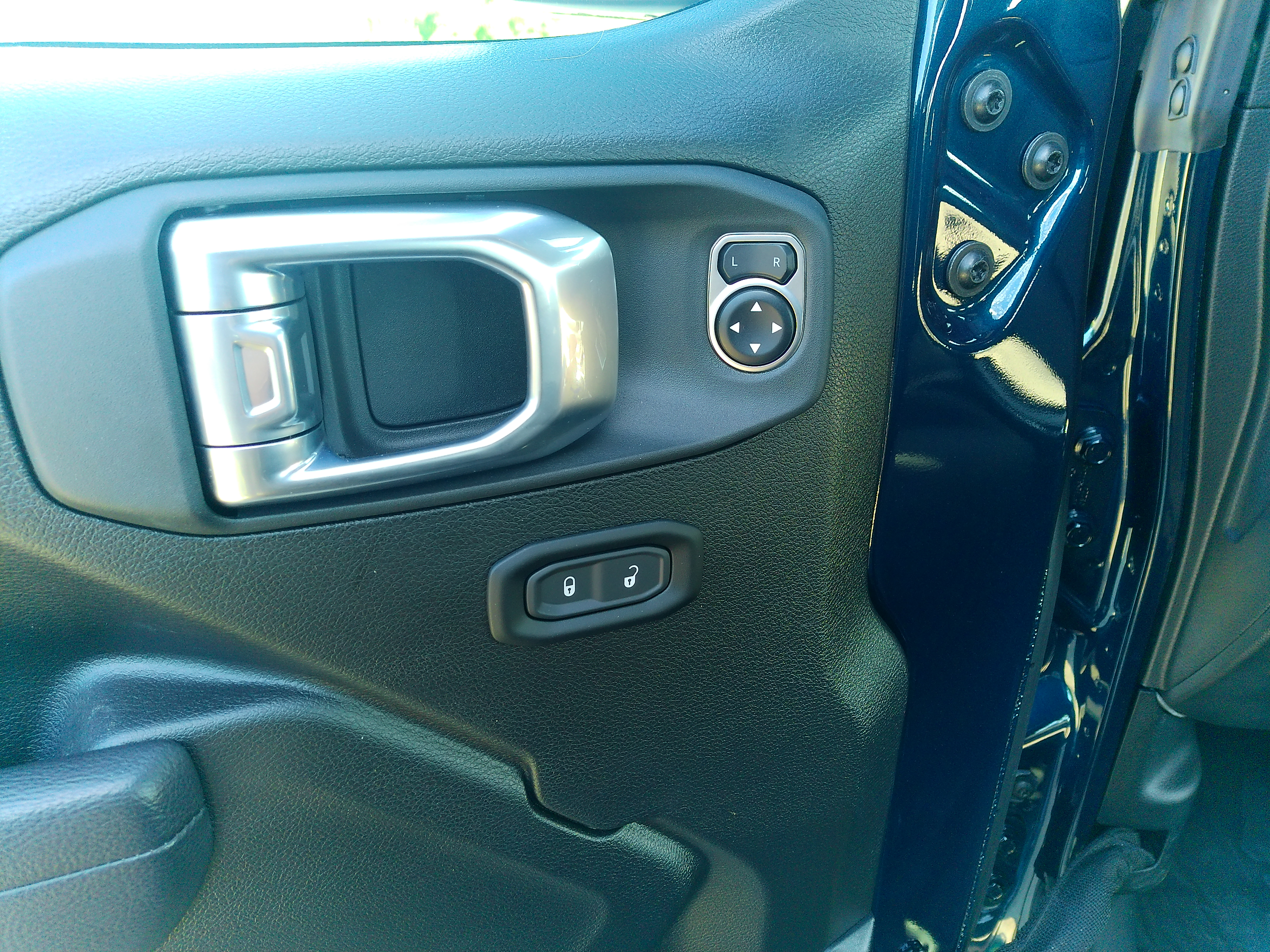 Used 2025 Jeep Wrangler Unlimited Sport AWD/4WD image 11