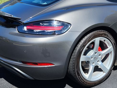 Used 2018 Porsche 718 Cayman S image 2