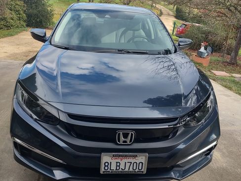 Used 2019 Honda Civic LX image 2