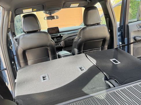 Used 2025 Ford Escape ST-Line image 9