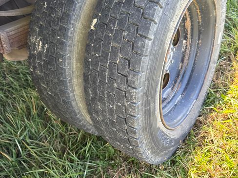 Used 1999 Ford F550 2WD Regular Cab Super Duty image 11