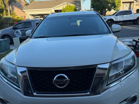 Used 2016 Nissan Pathfinder SL w/ Cargo Package FWD image 1