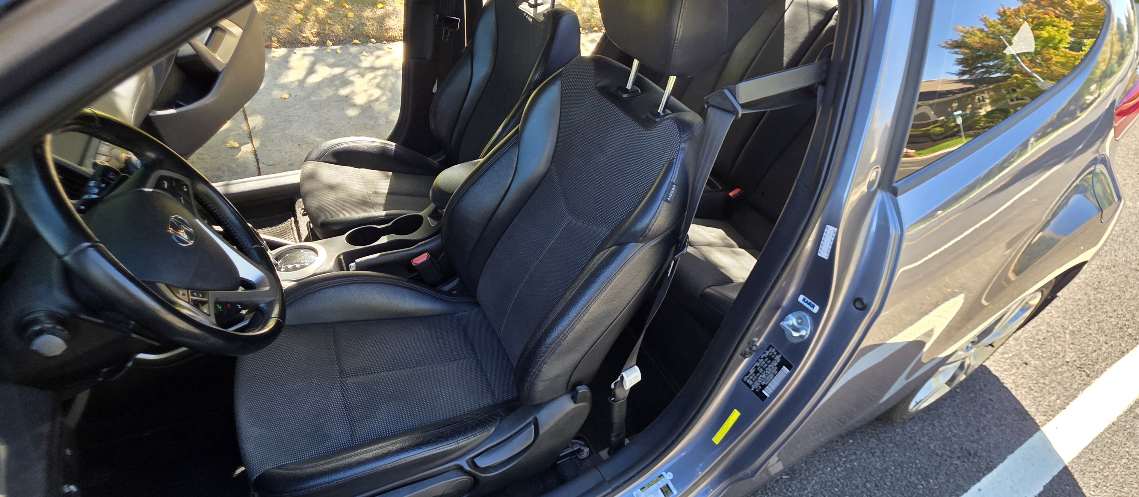 Used 2016 Hyundai Veloster w/ Option Group 02 FWD image 12