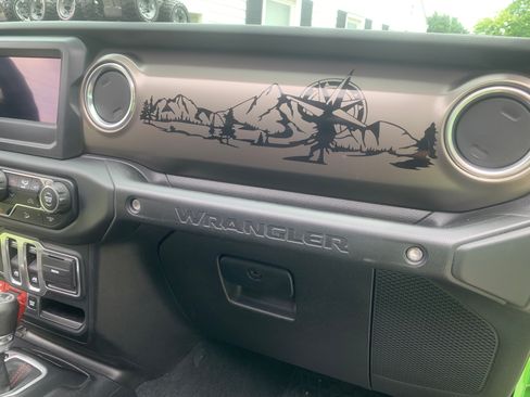 Used 2018 Jeep Wrangler Rubicon w/ Steel Bumper Group image 12