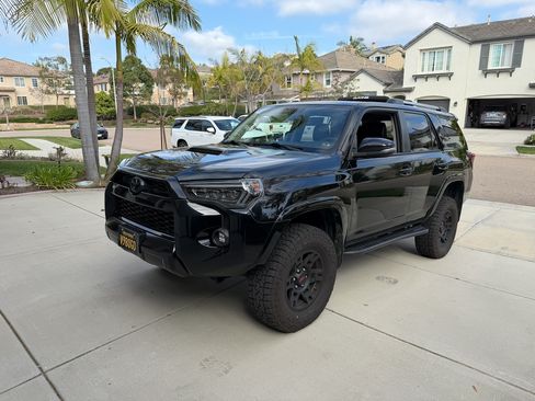 Used 2017 Toyota 4Runner TRD Off-Road Premium image 1