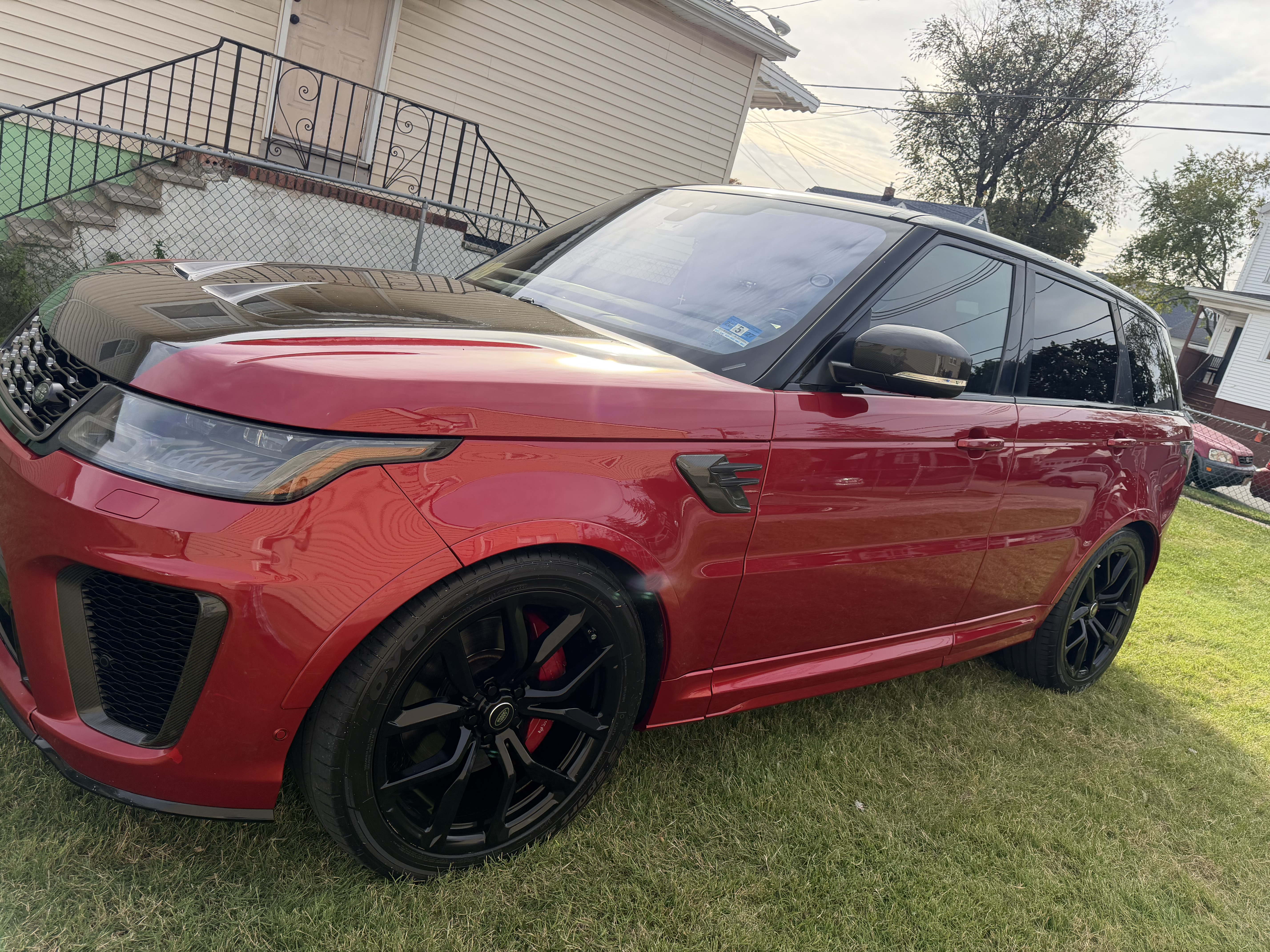 Used 2019 Land Rover Range Rover Sport SVR AWD/4WD image 2