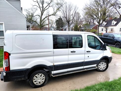 Used 2015 Ford Transit 250 130 Low Roof w/ Exterior Upgrade Package image 6