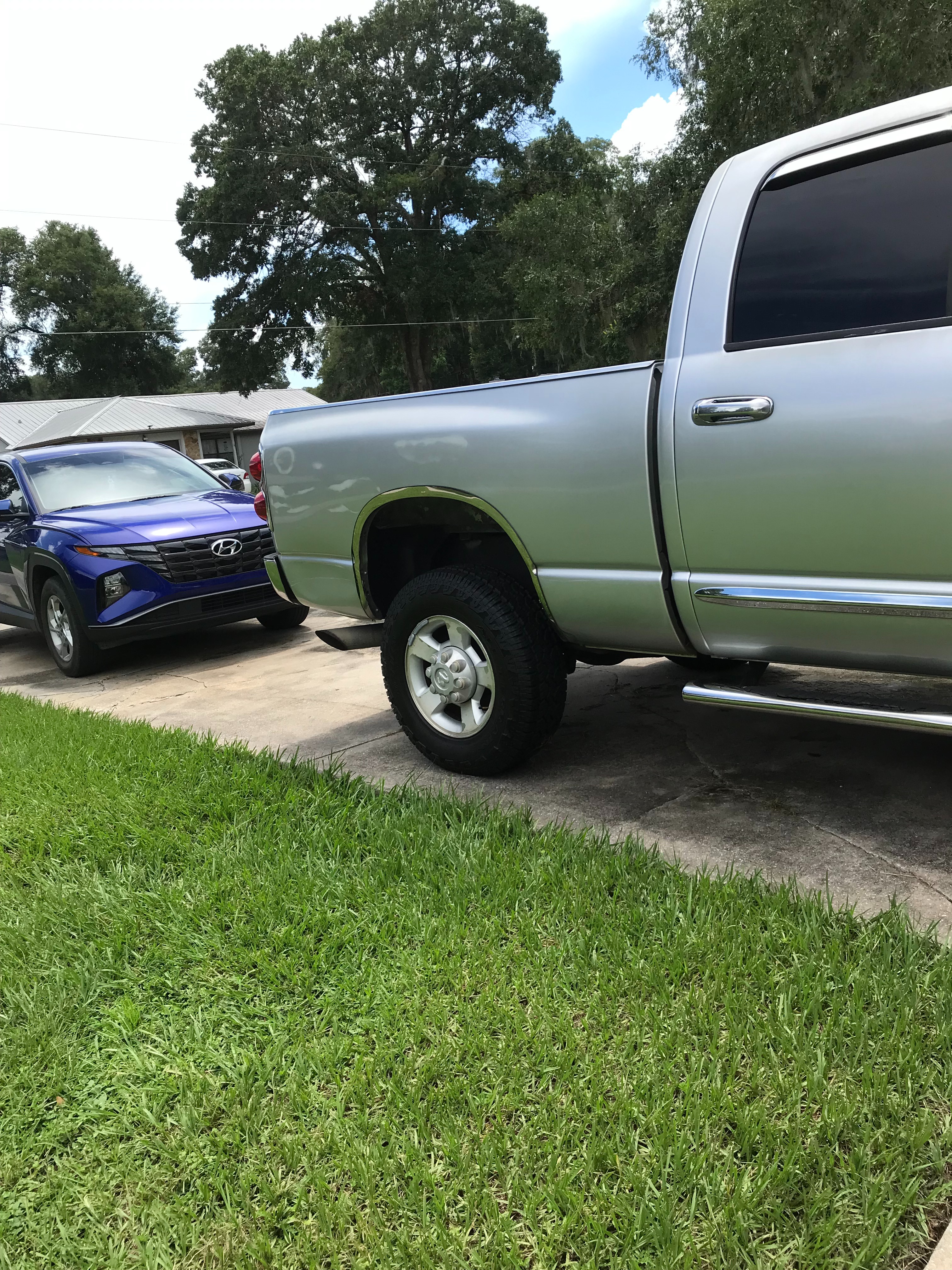 Used 2007 Dodge Ram 2500 Truck SLT AWD/4WD image 2