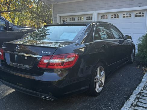 Used 2013 Mercedes-Benz E 350 4MATIC Sedan image 2
