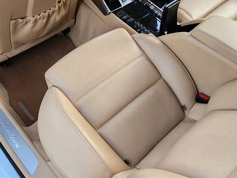 Used 2014 Porsche Panamera 4S Executive image 15