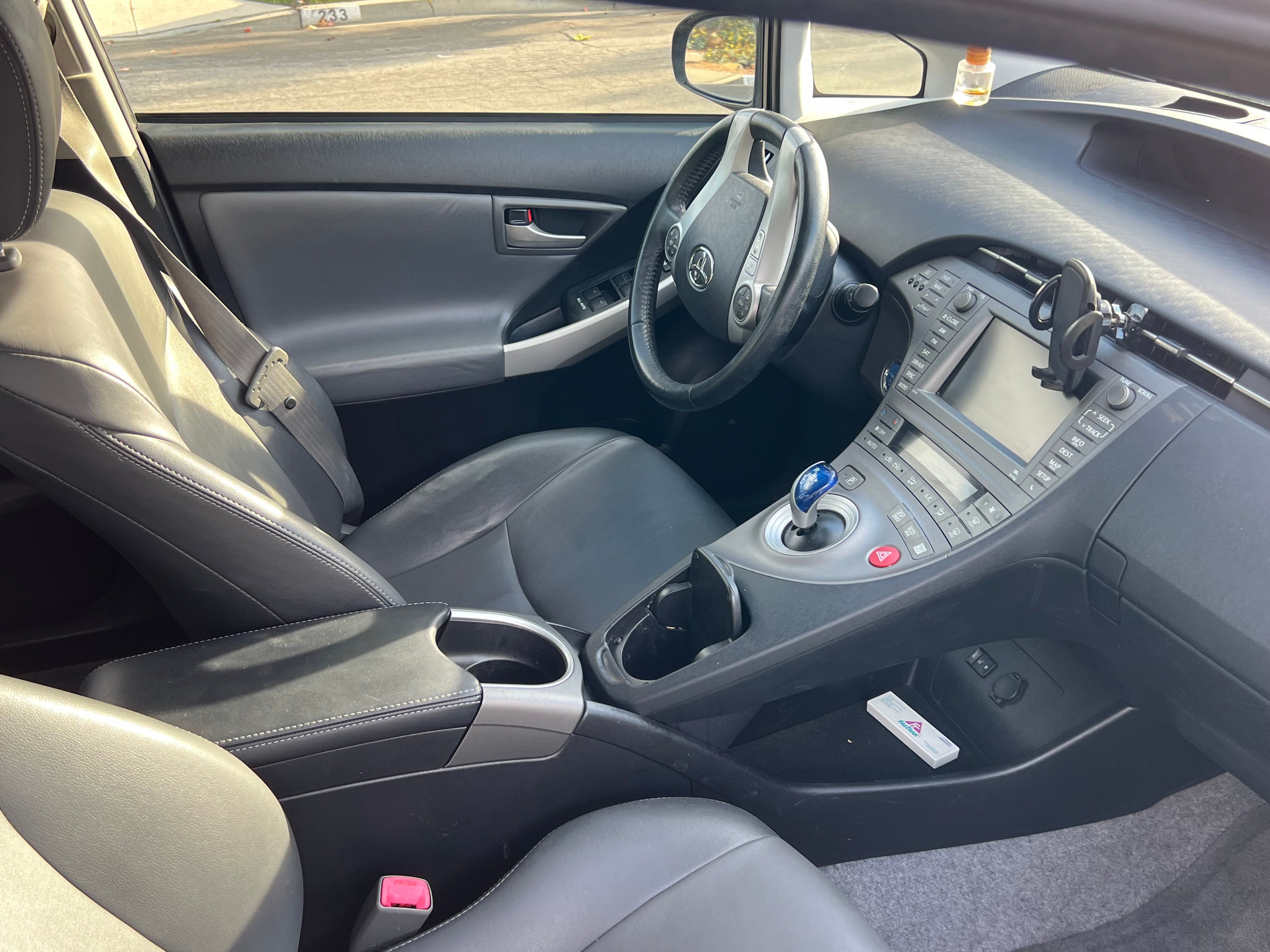 Used 2013 Toyota Prius Four w/ Deluxe Solar Roof Pkg FWD image 8