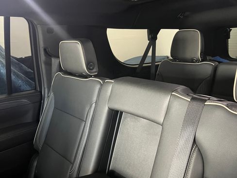 Used 2021 GMC Yukon XL SLT image 15