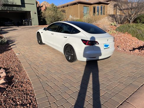 Used 2021 Tesla Model 3 Standard Range Plus image 5