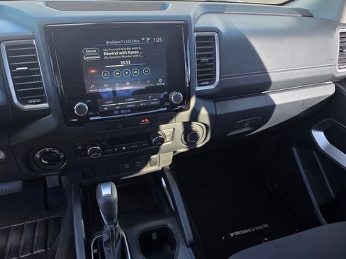 Used 2022 Nissan Frontier SV image 19