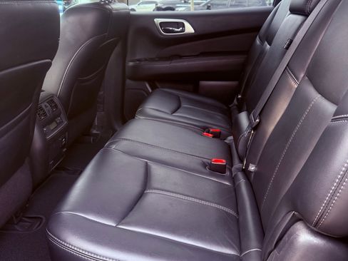 Used 2015 Nissan Pathfinder SL w/ SL Tech Package image 8