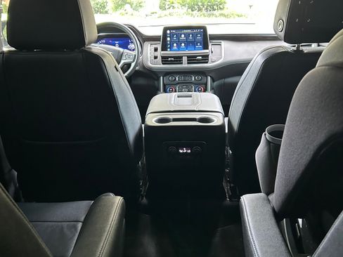 Used 2022 Chevrolet Tahoe LT w/ Luxury Package image 9