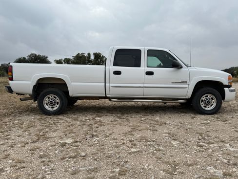 Used 2005 GMC Sierra 2500 SLE w/ Heavy-Duty Power Package image 6