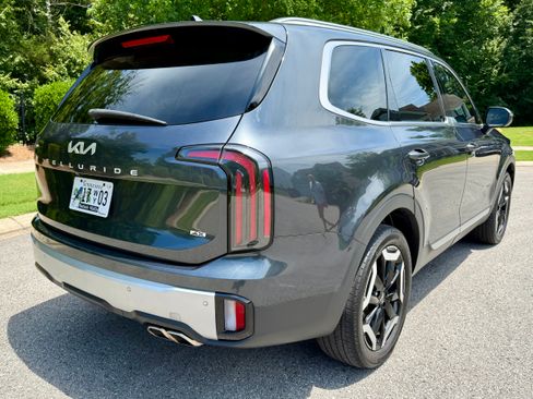 Used 2024 Kia Telluride EX w/ EX Captain's Chair Package AWD/4WD image 10