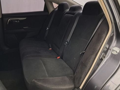 Used 2013 Nissan Altima 2.5 SL w/ Technology Pkg image 6