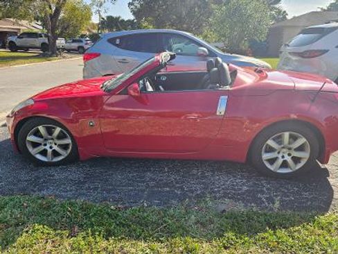 Used 2005 Nissan 350Z Touring image 1