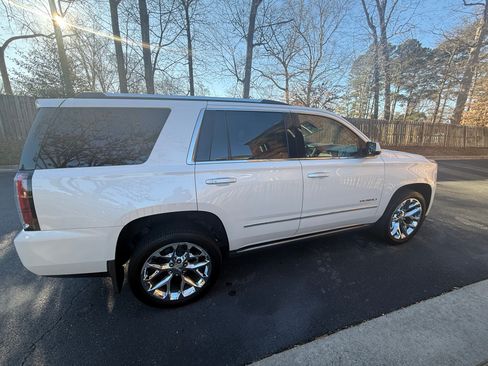 Used 2019 GMC Yukon Denali w/ Denali Ultimate Package image 8