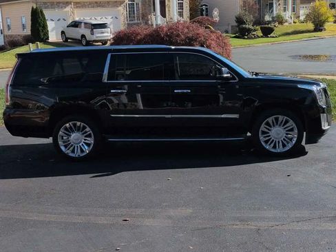 Used 2015 Cadillac Escalade ESV Luxury image 12