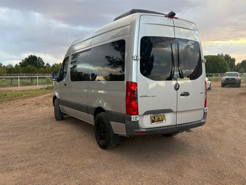 Used 2021 Mercedes-Benz Sprinter 1500 image 5