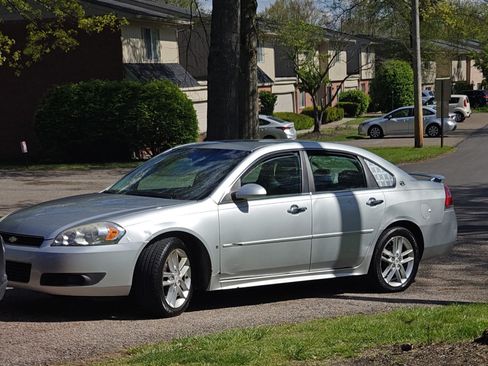 Used 2009 Chevrolet Impala LTZ FWD image 17