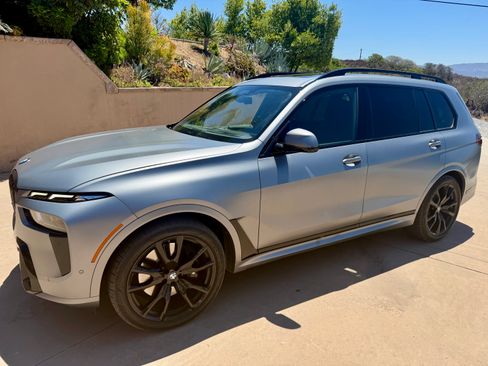 Used 2025 BMW X7 xDrive40i w/ Executive Package AWD/4WD image 2