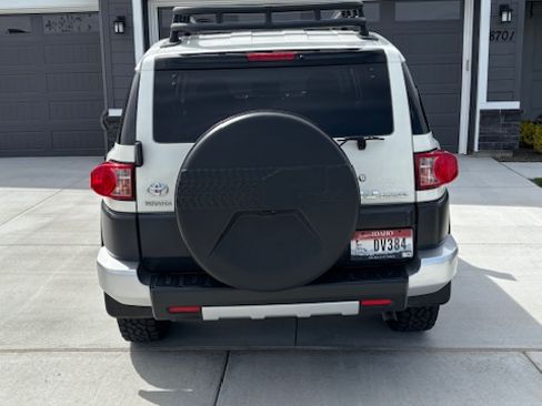 Used 2010 Toyota FJ Cruiser 2WD image 4