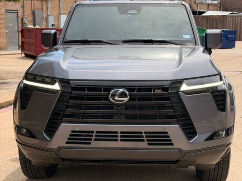 Used 2025 Lexus GX 550 w/ Cold Area Package image 2