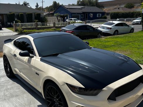 Used 2017 Ford Mustang GT RWD image 8