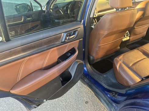 Used 2017 Subaru Outback 3.6R Touring w/ Popular Package #5A image 13