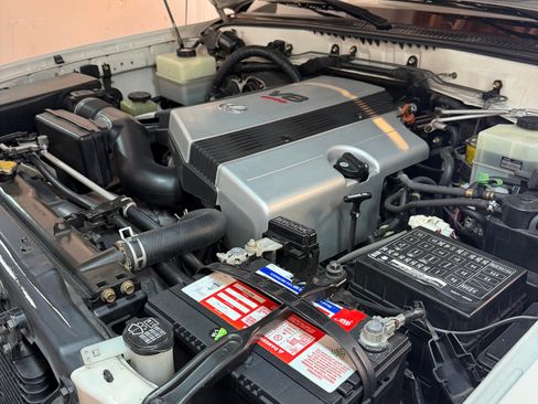 Used 2001 Lexus LX 470 4WD image 17