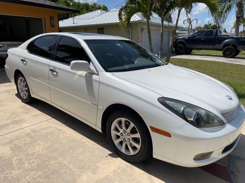 Used 2002 Lexus ES 330 FWD image 2