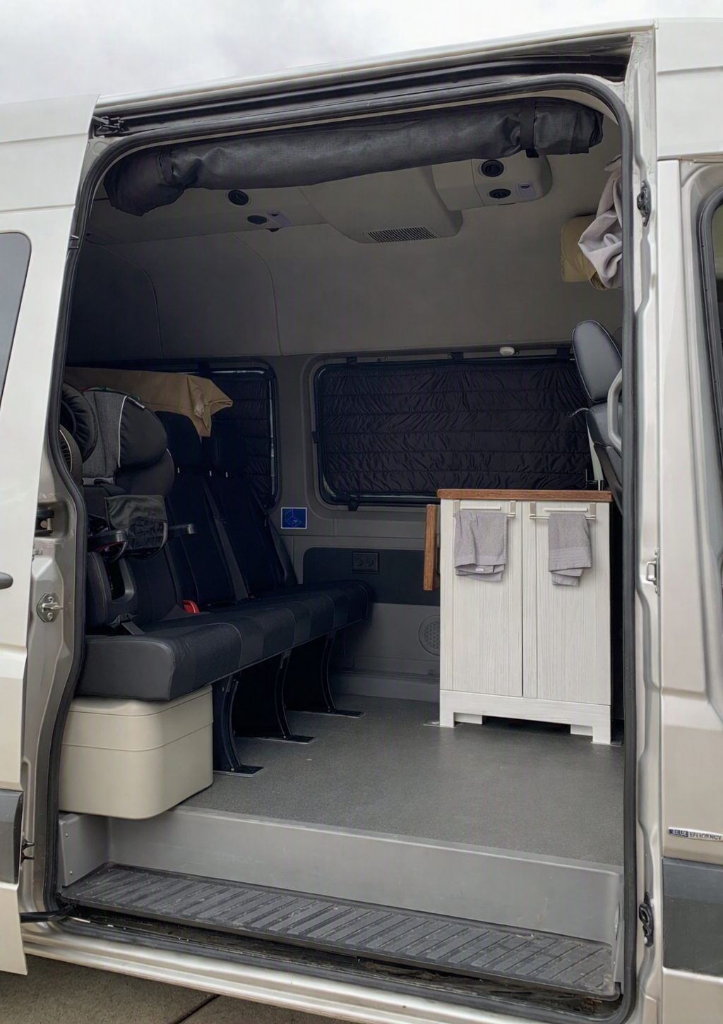 Used 2016 Mercedes-Benz Sprinter 2500 image 2