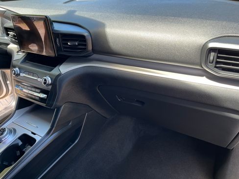 Used 2020 Ford Explorer XLT image 13