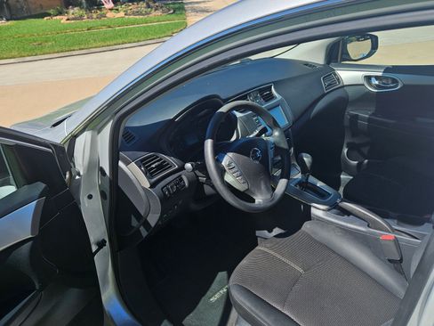 Used 2015 Nissan Sentra S image 13