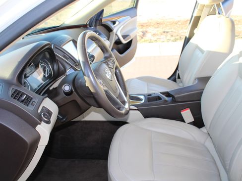 Used 2016 Buick Regal Premium w/ Driver Confidence Package #2 image 20