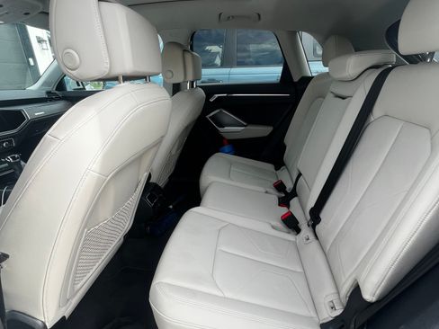 Used 2019 Audi Q3 2.0T Premium Plus w/ Premium Plus Package AWD/4WD image 11