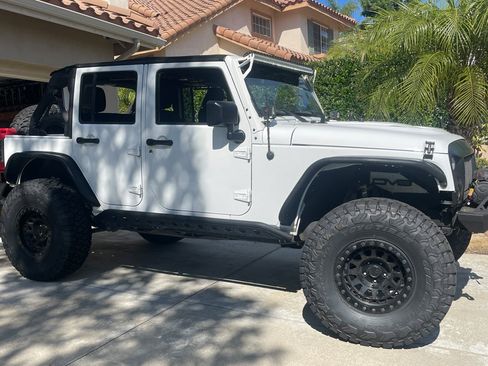 Used 2017 Jeep Wrangler Unlimited Sport image 12