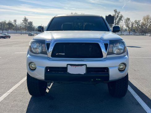 Used 2008 Toyota Tacoma PreRunner image 2