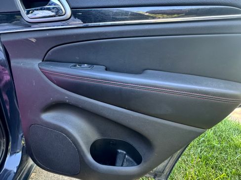 Used 2018 Jeep Grand Cherokee Trailhawk w/ Trailhawk Luxury Group image 14