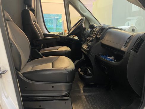 Used 2021 RAM ProMaster 2500 FWD image 12