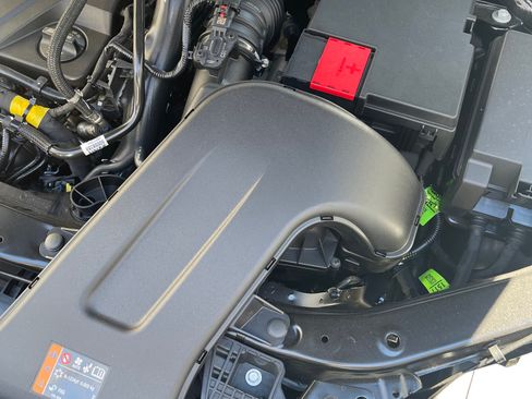 Used 2025 Chevrolet Trax LT w/ Driver Confidence Package image 22