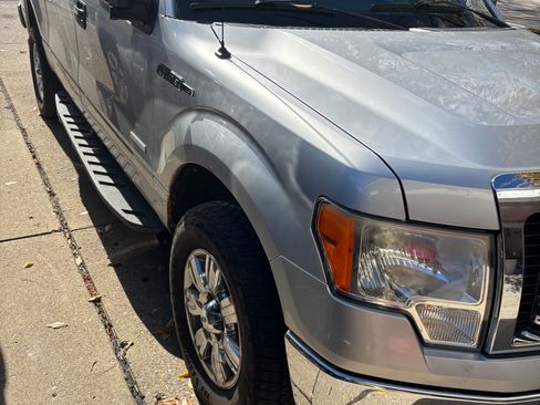 Used 2011 Ford F150 XLT w/ XLT Chrome Pkg image 2