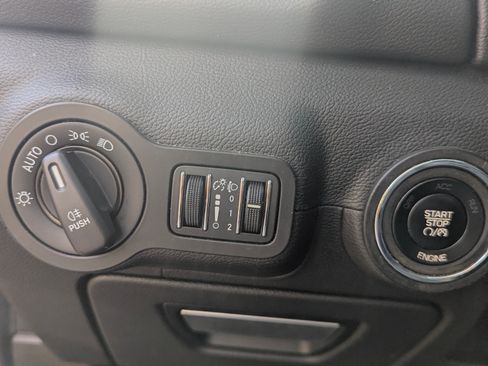 Used 2015 Maserati Ghibli image 14