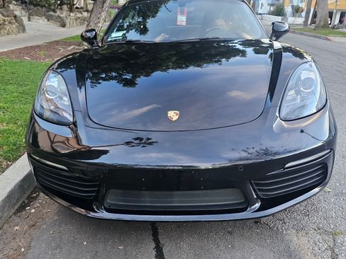 Used 2018 Porsche 718 Cayman Coupe 2D image 2